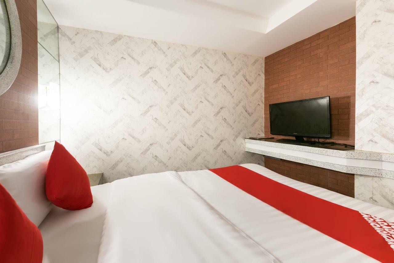 Oyo 191 Paradise Apartelle Hotel Manila Exterior photo